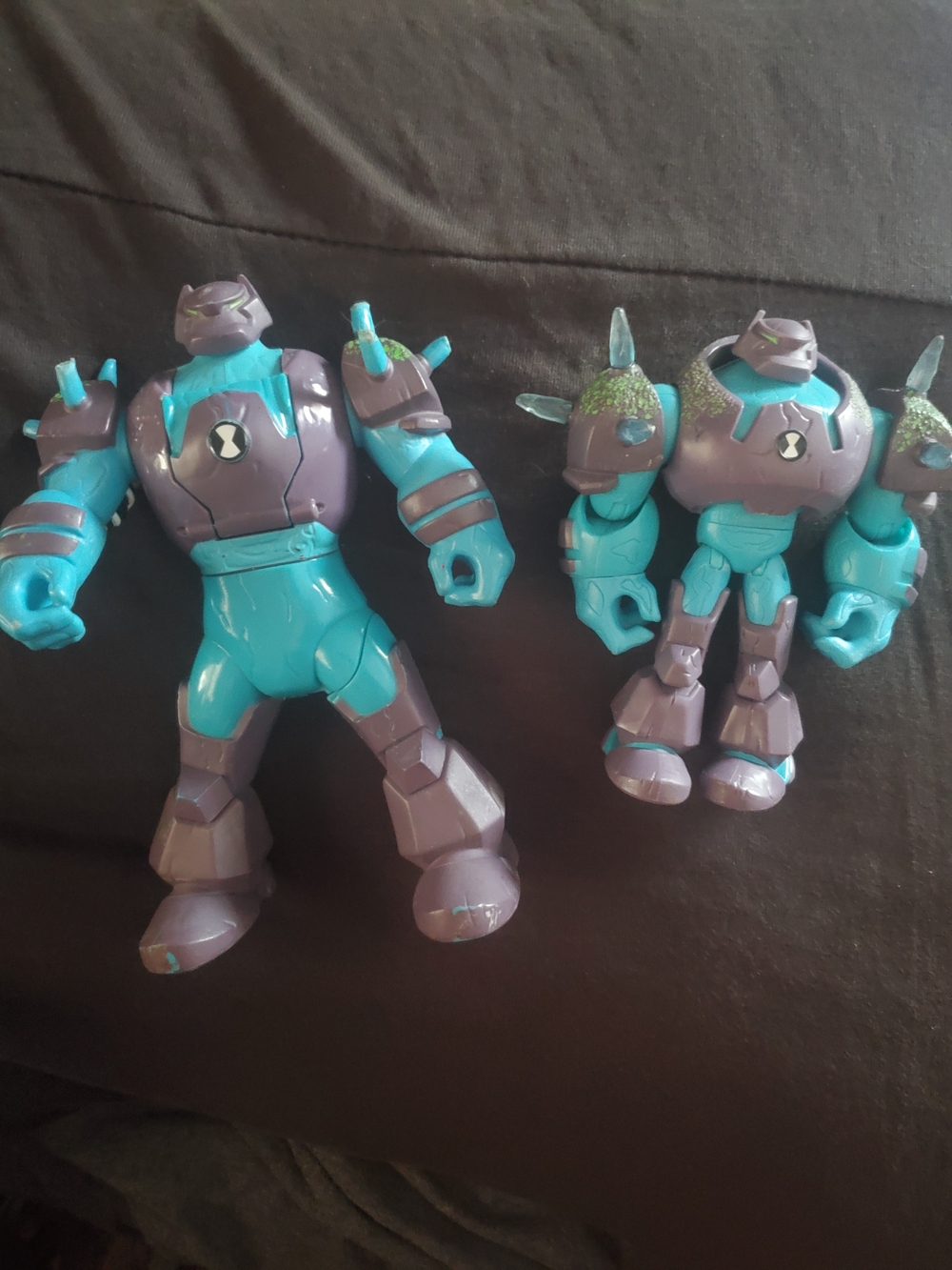 2 Ben 10 Figures